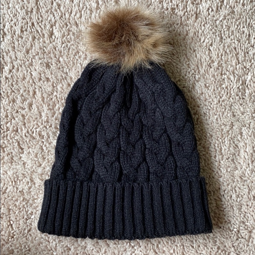 Used winter pom pom puff ball hat